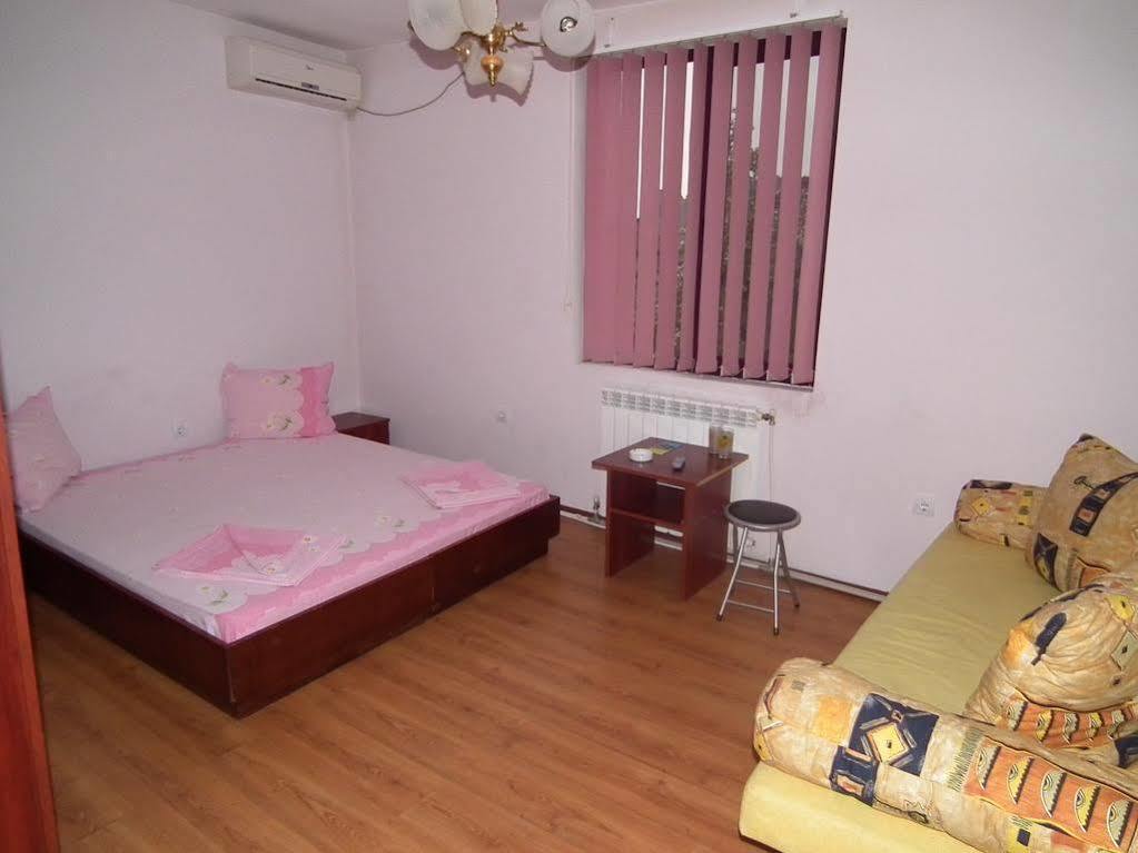 Guest House Bedrock Belogradcic Exterior foto